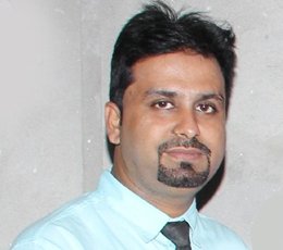 Computer science teacher with modern technical background